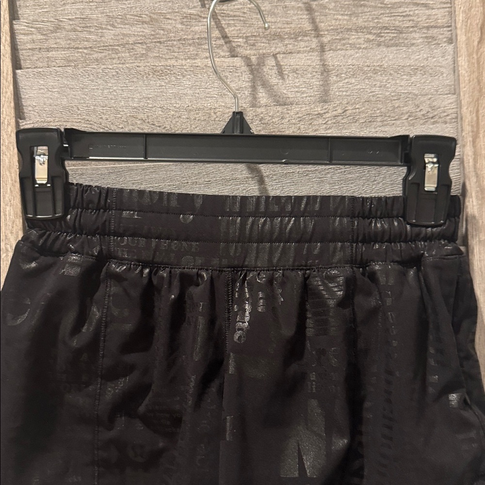 Lululemon Hotty Hot Short ll 2.5” manifesto foil Black Women's Athletic Sz 4tall - Picture 4 of 11